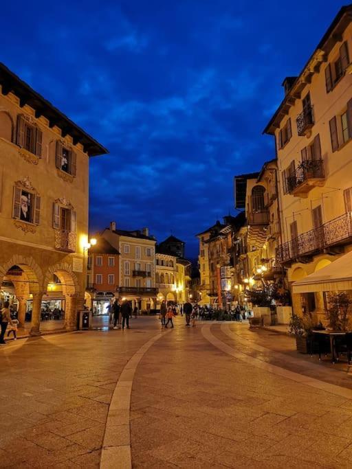 Romantic 5Vie Capis Domodossola Esterno foto